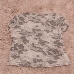 grey and white came shirt!!:)IT FITS LIKE A MEDIUM